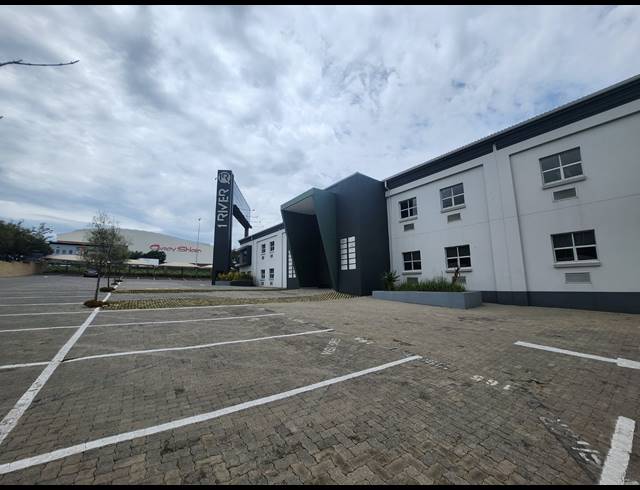 337M² OFFICE TO LET IN HALFWAY GARDENS